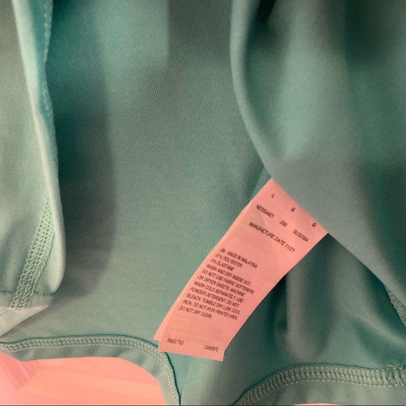 Nike Swim Long Sleeve Rush Guard Top - NWT - Size Large - Picture 7 of 10